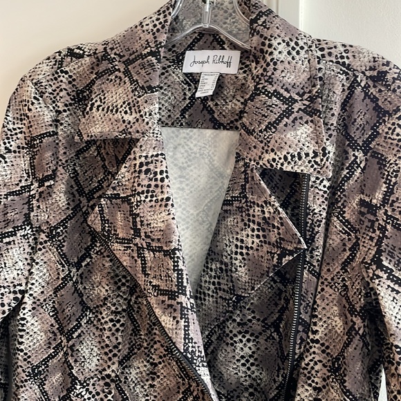 JOSEPH RIBKOFF light weight 3/4 inch sleeve jacket-Size 10 - Picture 9 of 12